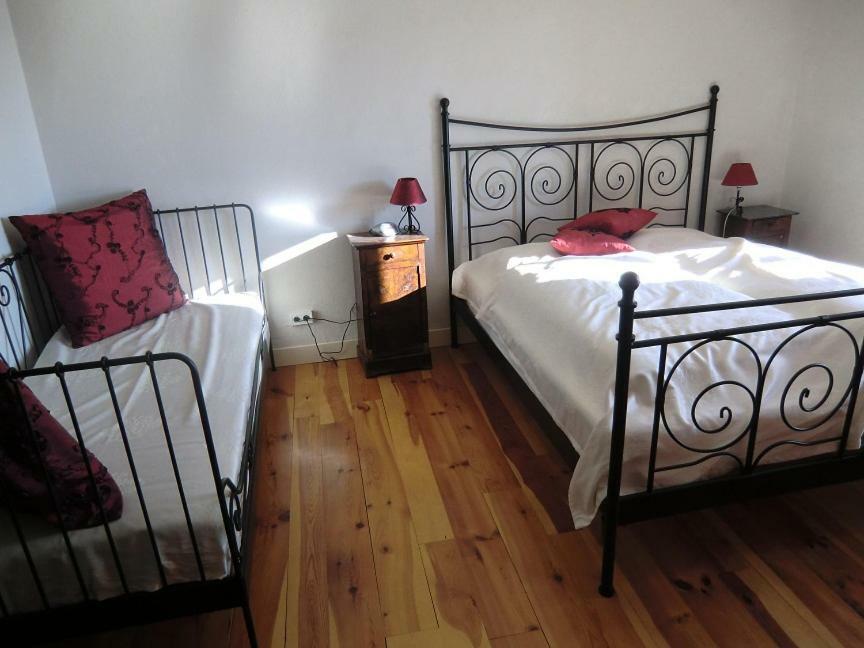 Domaine Le Sauzet Bed & Breakfast Saint-Germain-l'Herm Ngoại thất bức ảnh